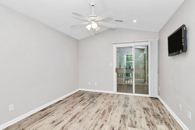 Building Photo - Bright 2BD/2BA Tennis Villa at Lake Norman!