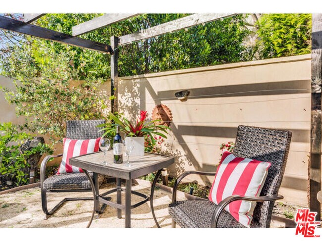 Building Photo - 4224 Beethoven St