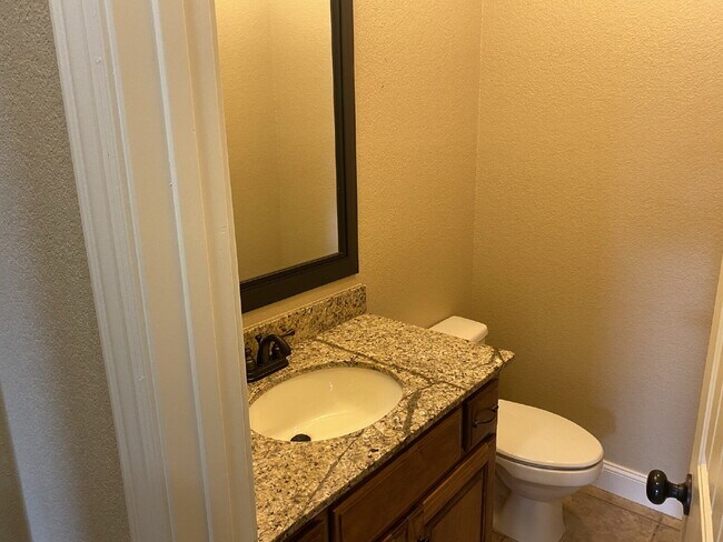 Building Photo - 6202 W Sage Dr