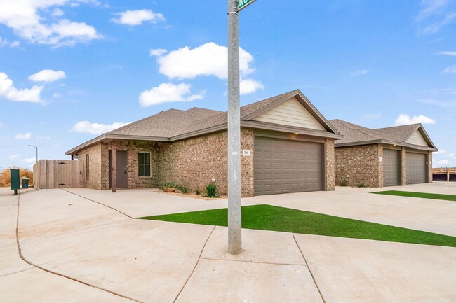 Building Photo - Brand New Townhome in Frenship East!