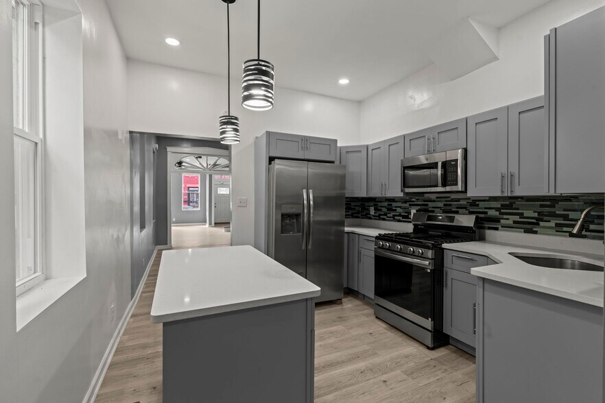 Building Photo - 2455 N 31st St