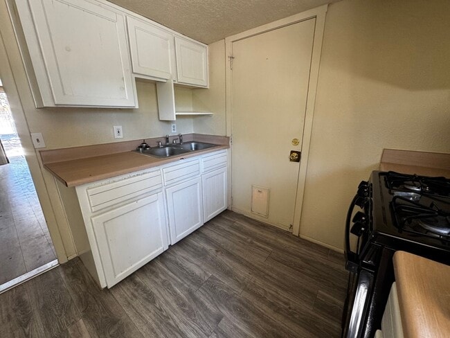 Building Photo - 2018 Nancy St SW