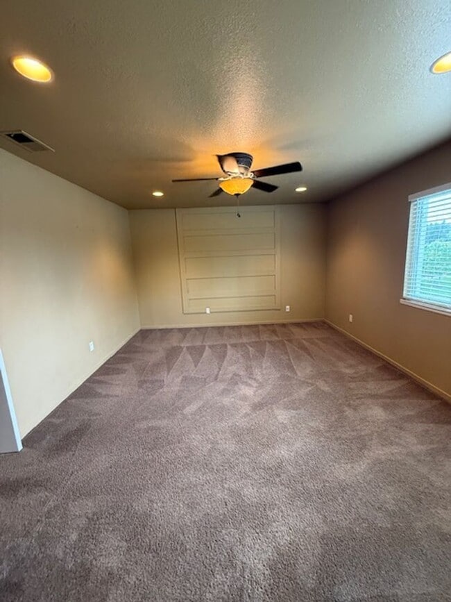 Building Photo - OPEN HOUSE this Wednesday 5pm-6:30pm - Private Redwood Setting | 4BR Home with Family Room, Bar &...