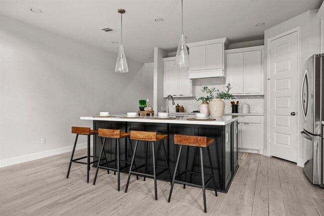 Building Photo - 14516 Kira Ln