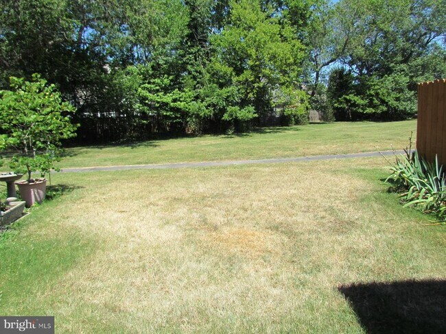 Building Photo - 13240 Clipper Cir