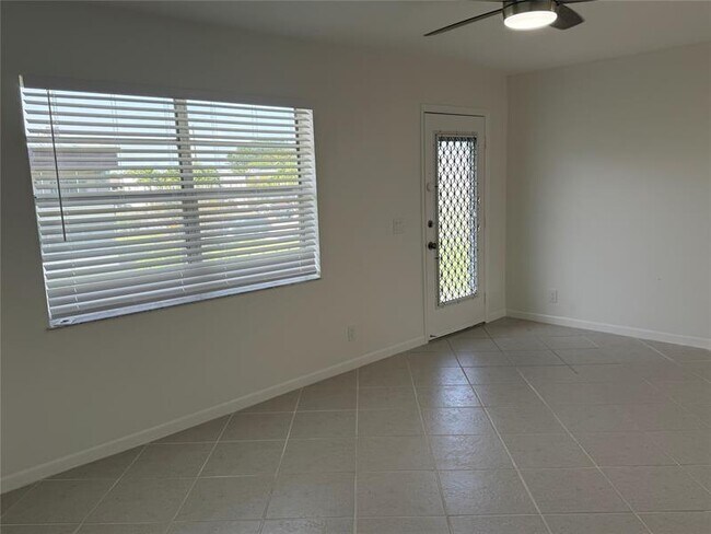 Building Photo - 768 Normandy Trail