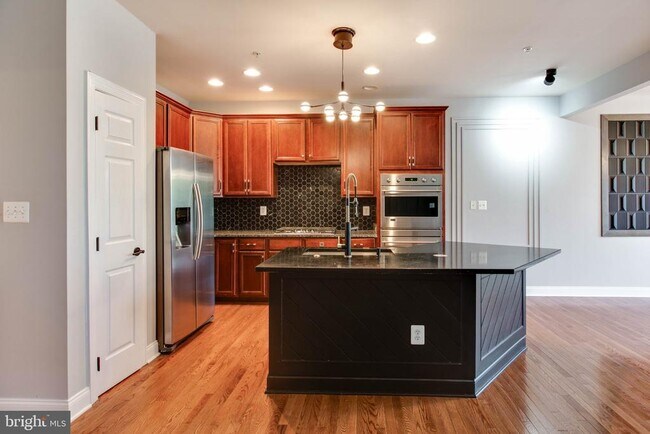 Building Photo - 7741 Crystal Brook Way