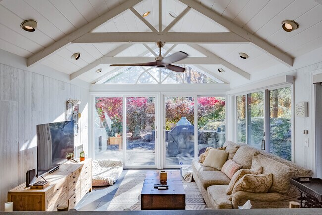 Building Photo - 188 Godfrey Rd E