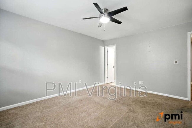 Building Photo - 4052 Peridot Dr