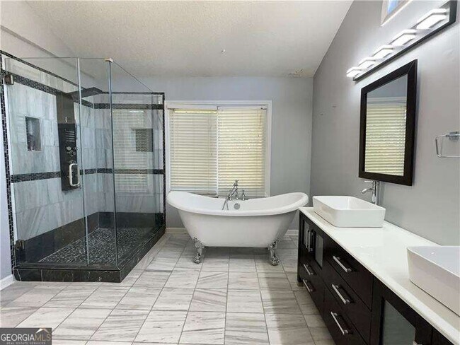 Building Photo - 1251 Green Oak Cir NW