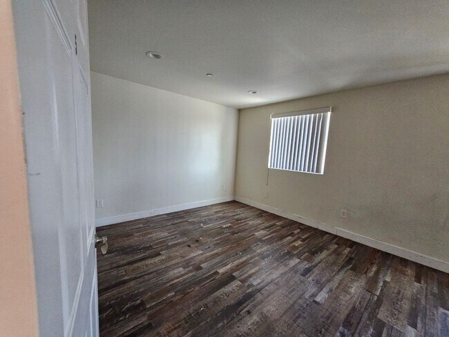 Building Photo - 23(1456,1458)