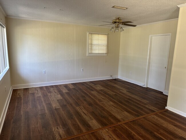 Building Photo - 6 Mancuso Dr