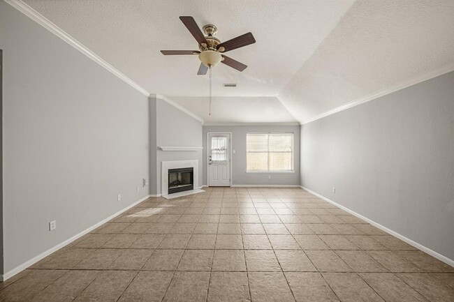 Building Photo - 1242 Hunter Wood Dr