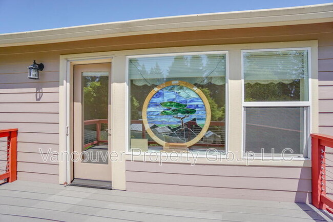 Building Photo - 2301 NE 125th Way