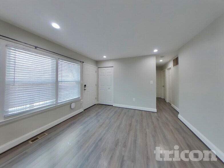 Building Photo - 106 Oakmere Rd