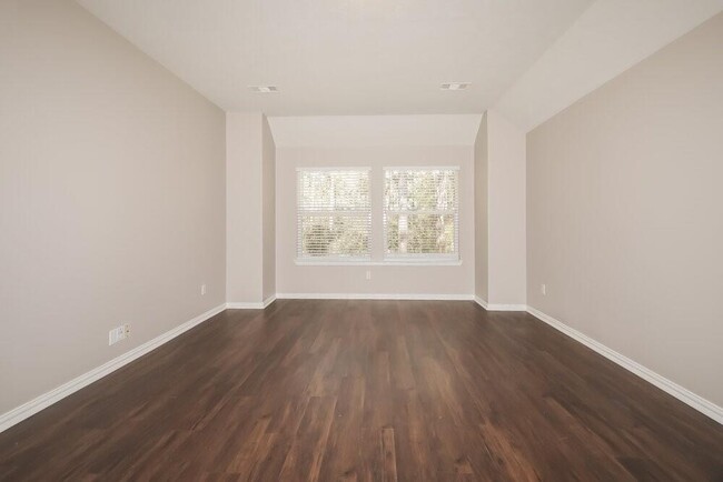 Building Photo - 9202 Hidden Lake Cir