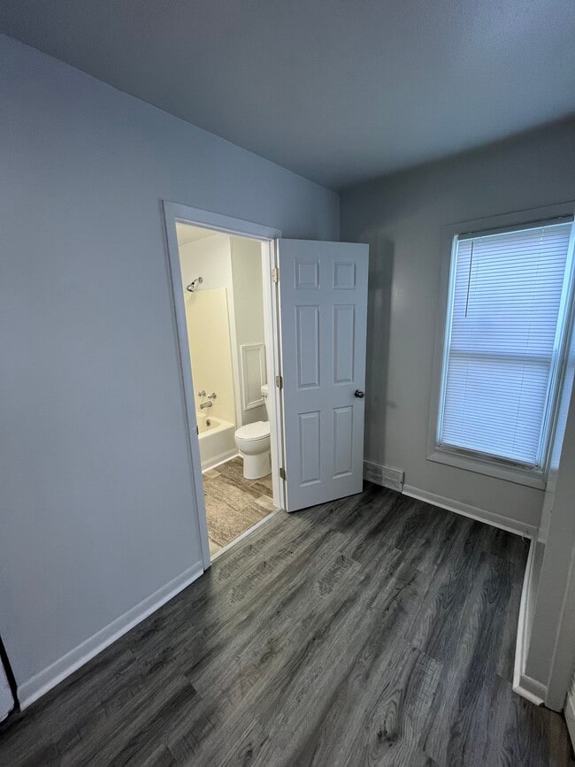 Building Photo - 604 W Mt Morris St