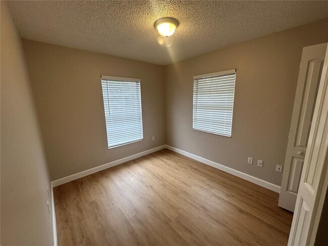 Building Photo - 1812 Bonneville Dr