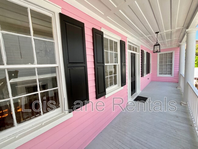Building Photo - 104 Nassau St
