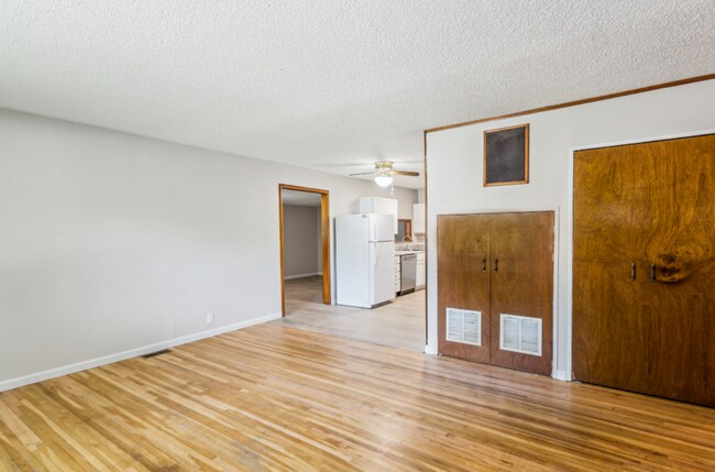 Building Photo - Beautiful 3 Bedroom 1 Bath Home