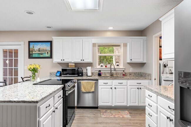 Building Photo - 2442 Duncan Dr