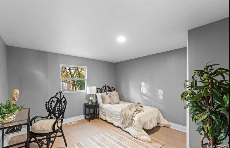 Building Photo - 3221 Suncrest Ave