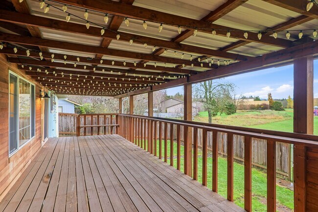 Building Photo - Greenway Park Neighborhood