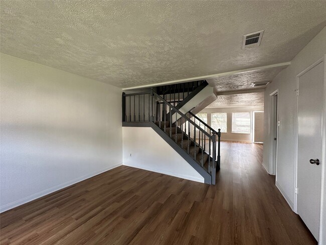 Building Photo - 11519 Sabo Rd