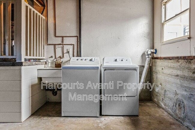 Building Photo - 911 Civic Center Dr