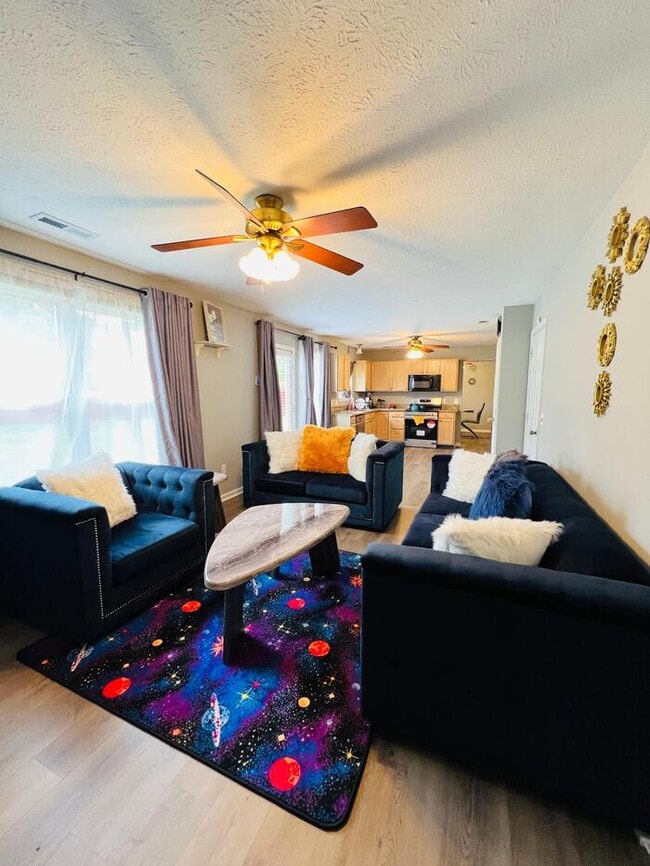 Building Photo - Furnished pillory way beauty