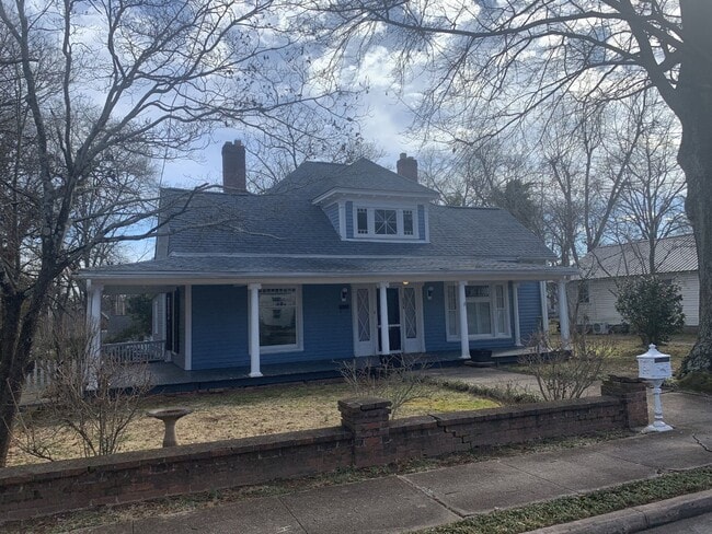 Primary Photo - 111 Maxwell Ave