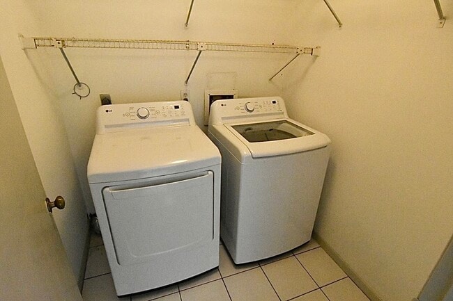 Building Photo - 9814 Paddock Park Dr