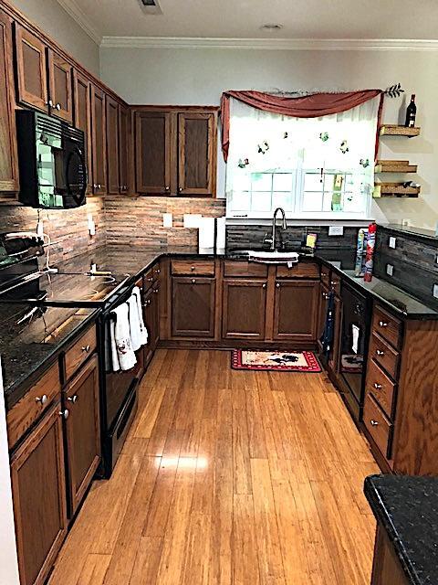 Building Photo - 1913 Thorn Crest Dr