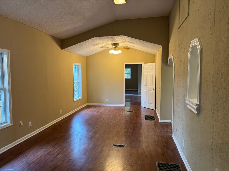 Building Photo - 3504 Fly Rd