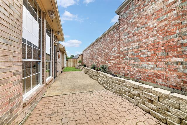 Building Photo - 8104 Springmoss Dr