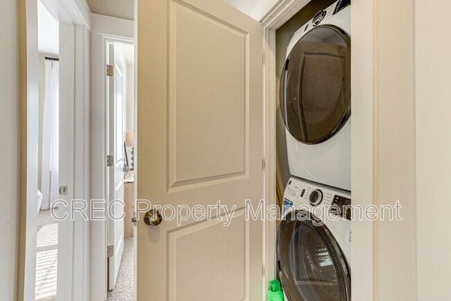 Building Photo - 1010 Pettiford Pl