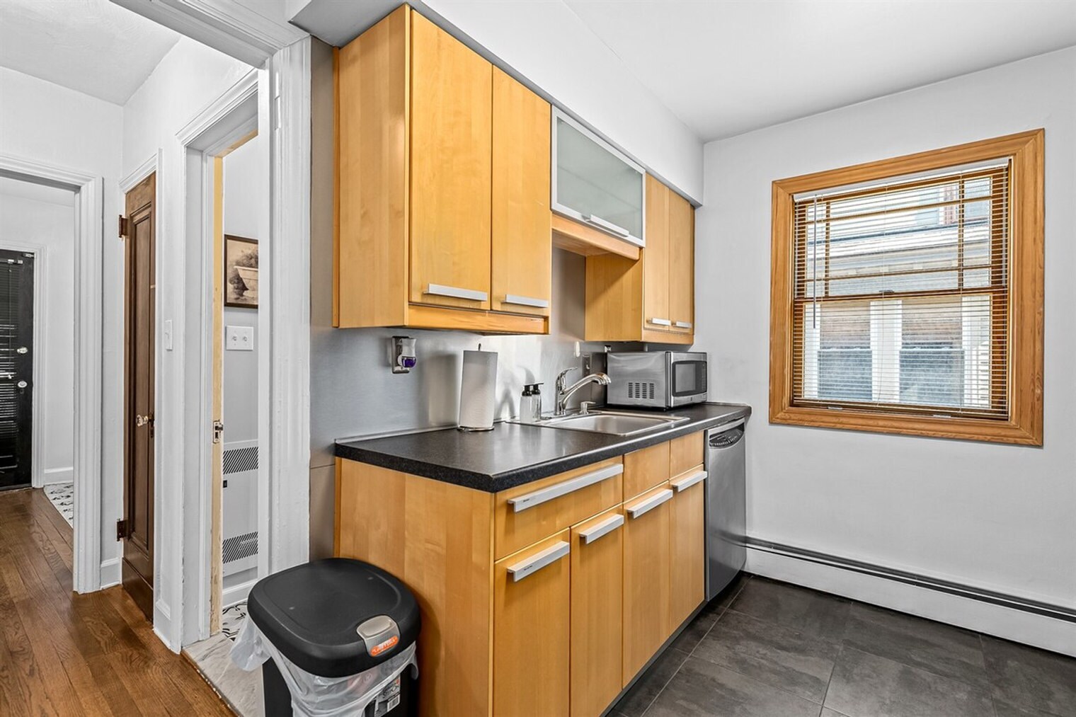Building Photo - 522 W Hudson Ave