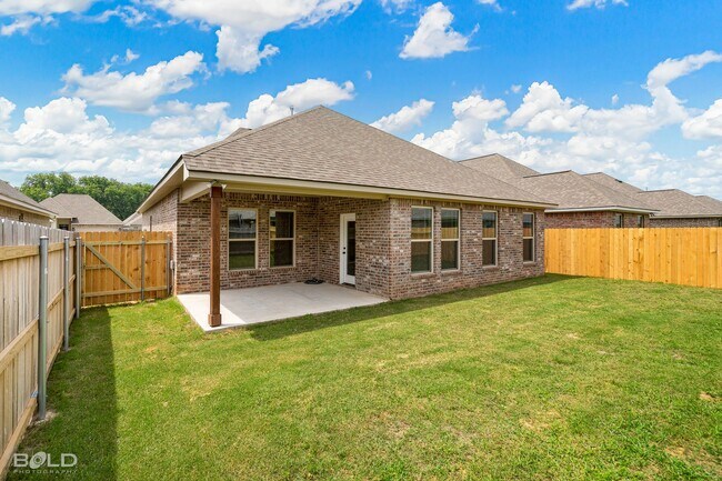 Building Photo - Beautiful 3 bedrooms 2 bathrooms