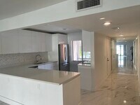 Building Photo - 158 Lakeview Dr