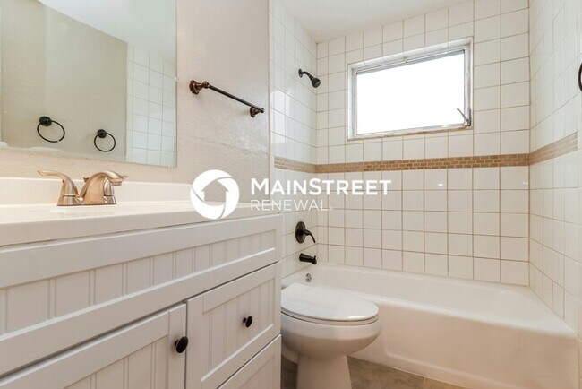 Building Photo - 3 Bedroom Pet-Friendly Home in New Port Richey, FL with Main Street Renewal