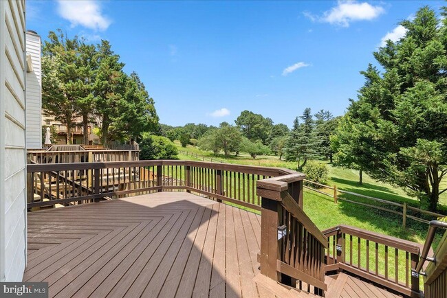 Building Photo - 4527 Sawgrass Ct