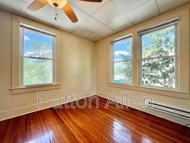 Building Photo - 43 Ravenscroft Dr