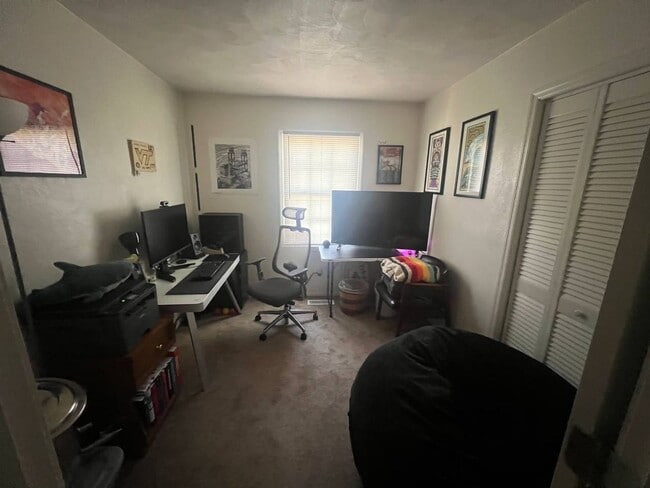 Building Photo - Beautiful Haymarket Square Home