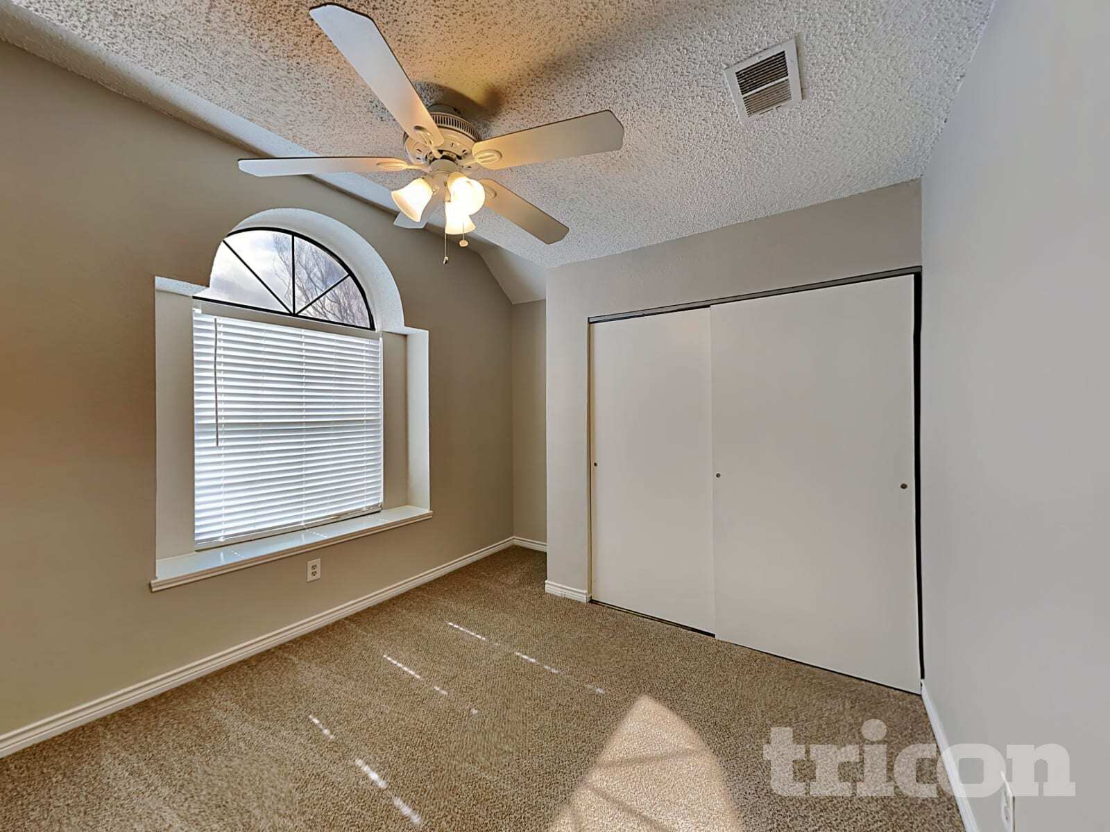 Building Photo - 2758 Briar Hill Dr