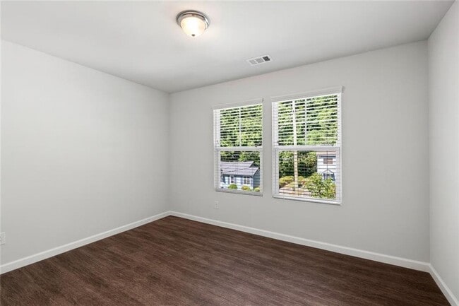 Building Photo - 1139 Lookout Ave NW