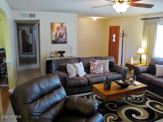 Building Photo - 503 Phillip Dr