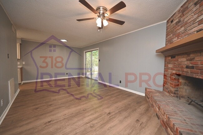 Building Photo - 2207 Lily Dr