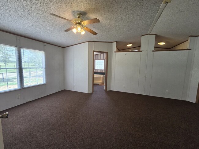 Building Photo - 3-2 Mobile Home
