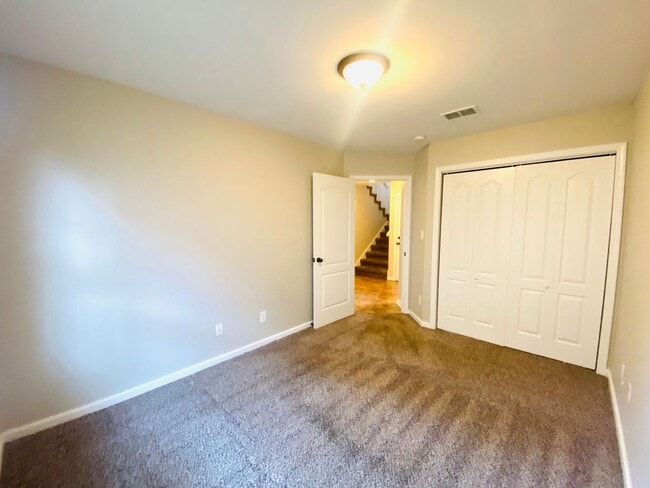 Building Photo - 1728 Thistlewood Dr