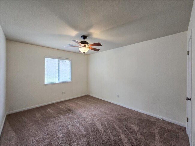 Building Photo - 15628 Fisher Island Dr